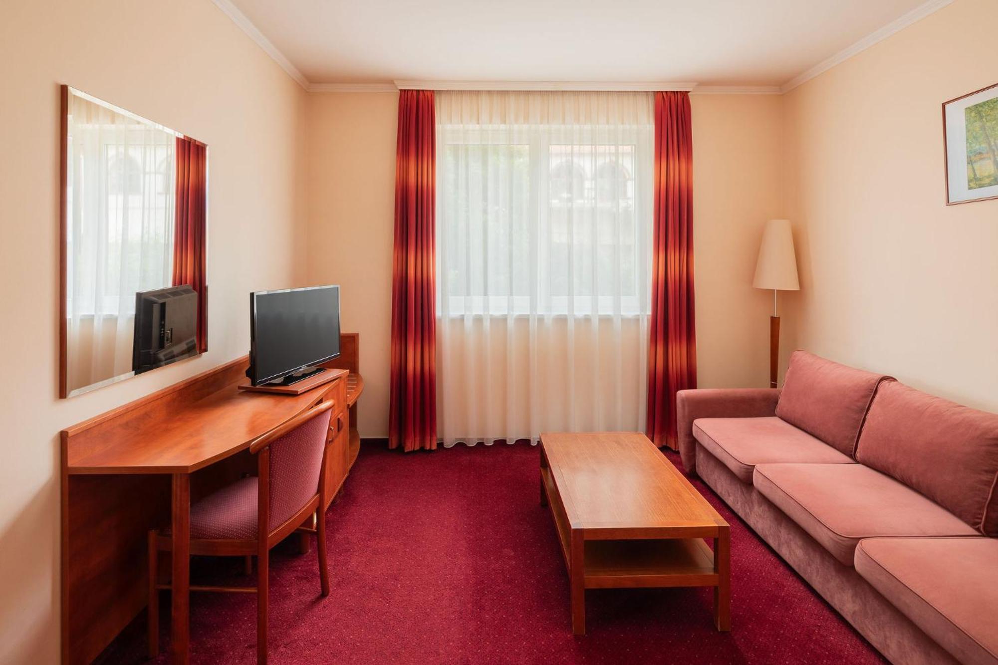 Erzsebet Park Hotel Parád Exterior photo