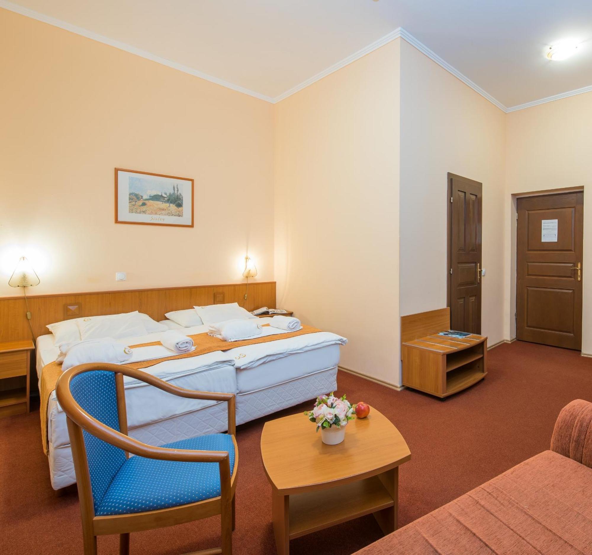 Erzsebet Park Hotel Parád Exterior photo